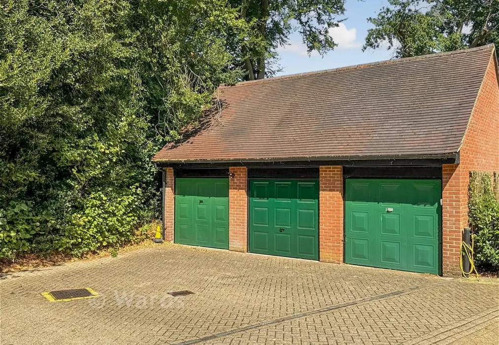 Garage - Old Parsonage Court, West Malling, Kent - Wards of Kent