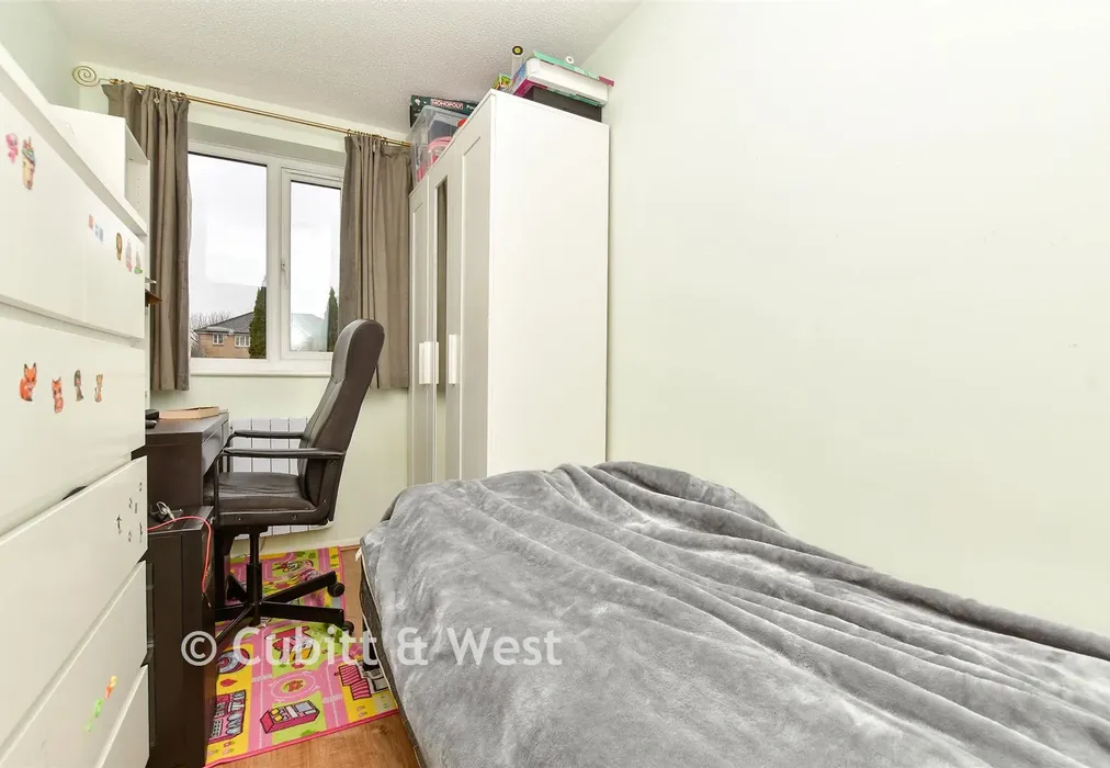 Bedroom 2 - Chipstead Close, Sutton, Surrey - Wards of Kent