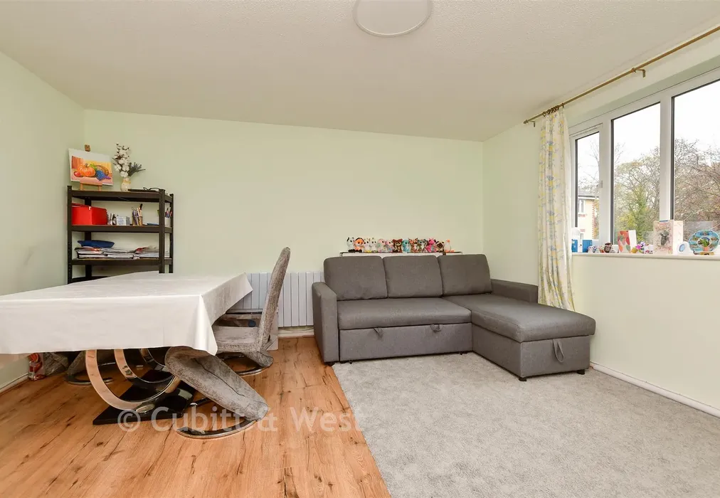 Lounge - Chipstead Close, Sutton, Surrey - Wards of Kent