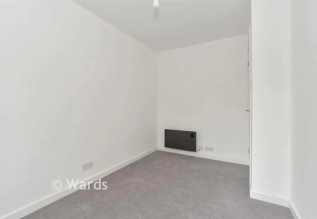 Bedroom 2 - Bournewood, Hamstreet, Ashford, Kent - Wards of Kent