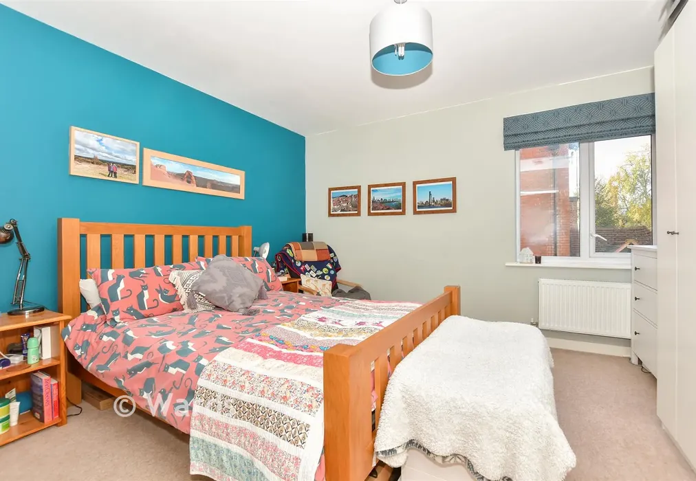 Bedroom 1 - Tonbridge Road, Maidstone, Kent - Wards of Kent