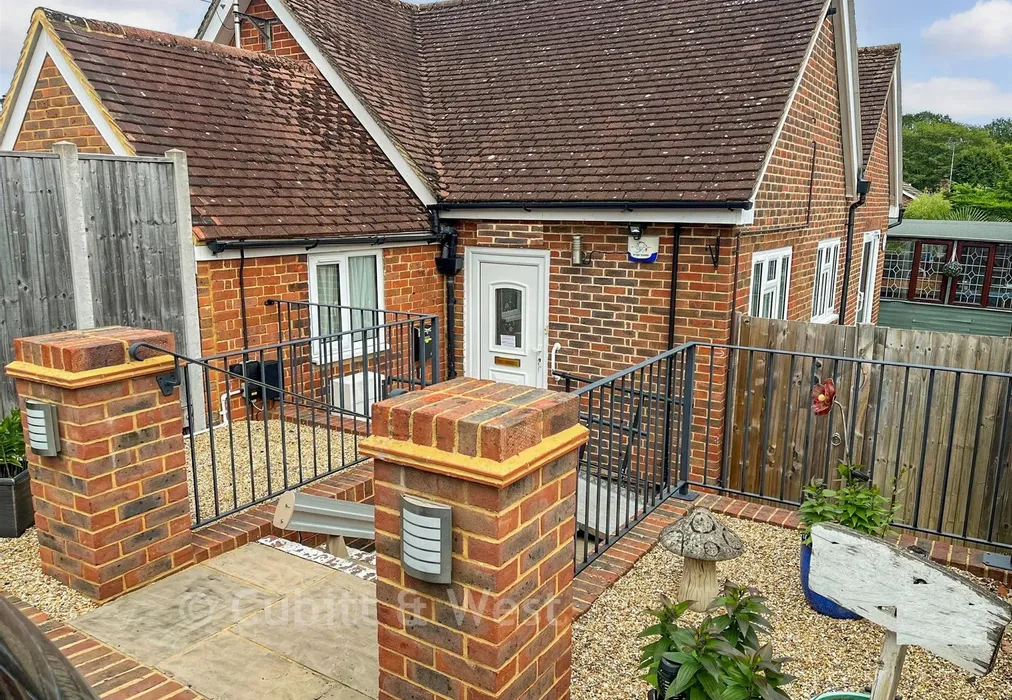 Front 0626 - Church Street, Rudgwick, West Sussex - Wards of Kent