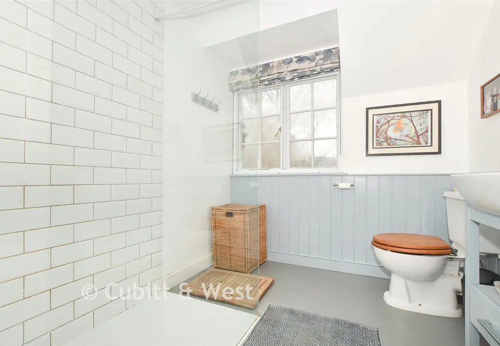 Shower Room - The Street, Kingston, Lewes, East Sussex - Wards of Kent