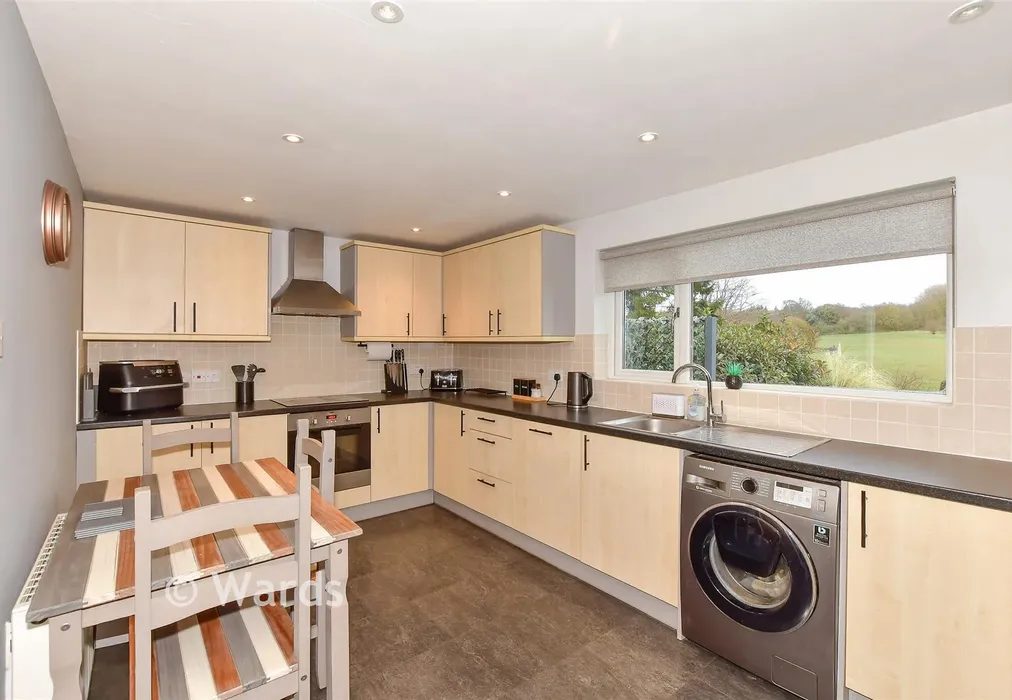 Kitchen/Diner - Park View Close, Goodnestone, Canterbury, Kent - Wards of Kent