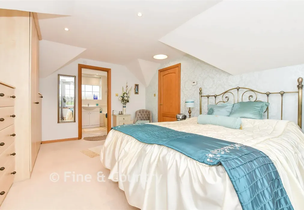 Internal Lifestyle Photograph - Lighthouse Road, St Margarets Bay, Dover, Kent - Wards of Kent