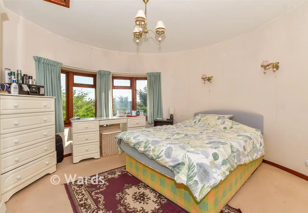 Bedroom 1 - Cradducks Lane, Staplehurst, Tonbridge, Kent - Wards of Kent