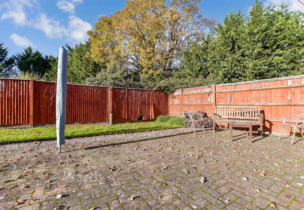 Patio / Decking - Cradducks Lane, Staplehurst, Tonbridge, Kent - Wards of Kent