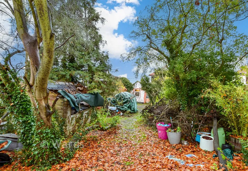 Rear Garden - Dartford Road, Horton Kirby, Kent - Wards of Kent