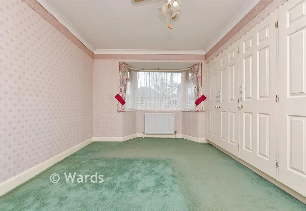 Bedroom 1 - Boleyn Avenue, Margate, Kent - Wards of Kent