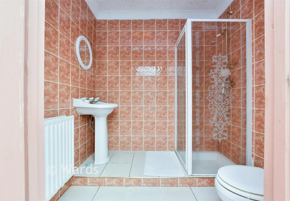Shower Room - Boleyn Avenue, Margate, Kent - Wards of Kent