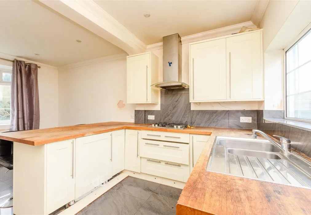 Kitchen/Diner - Warden Road, Rochester, Kent - Wards of Kent