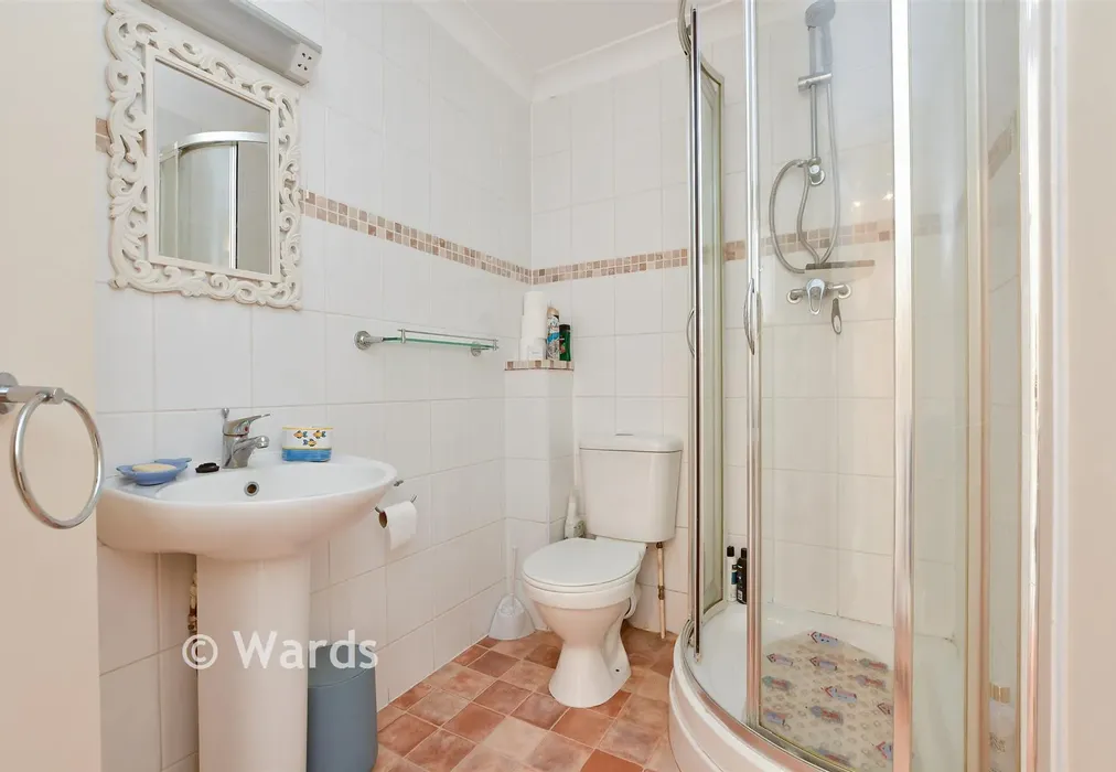 Shower Room - Gordon Square, Birchington, Kent - Wards of Kent