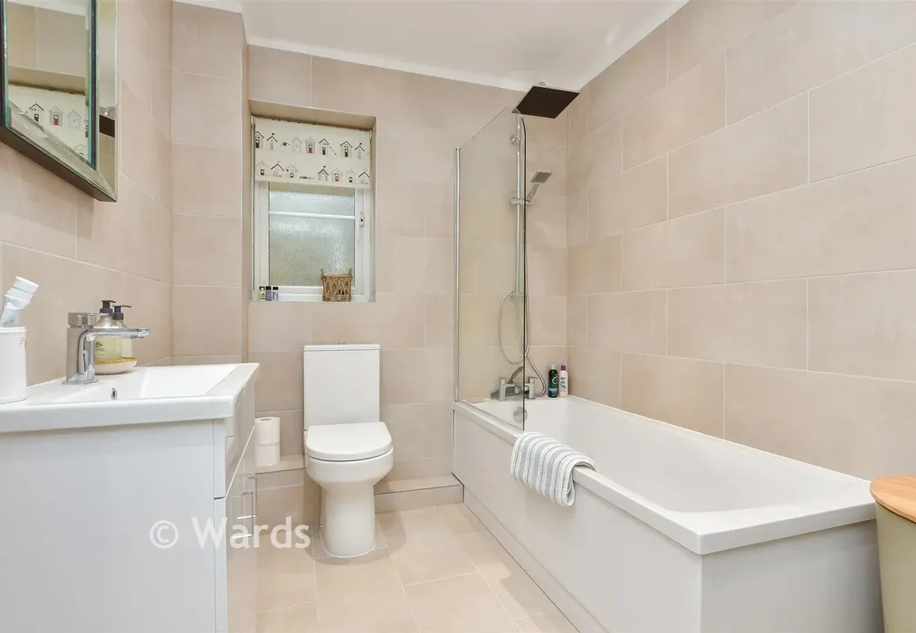 Bathroom - Gordon Square, Birchington, Kent - Wards of Kent