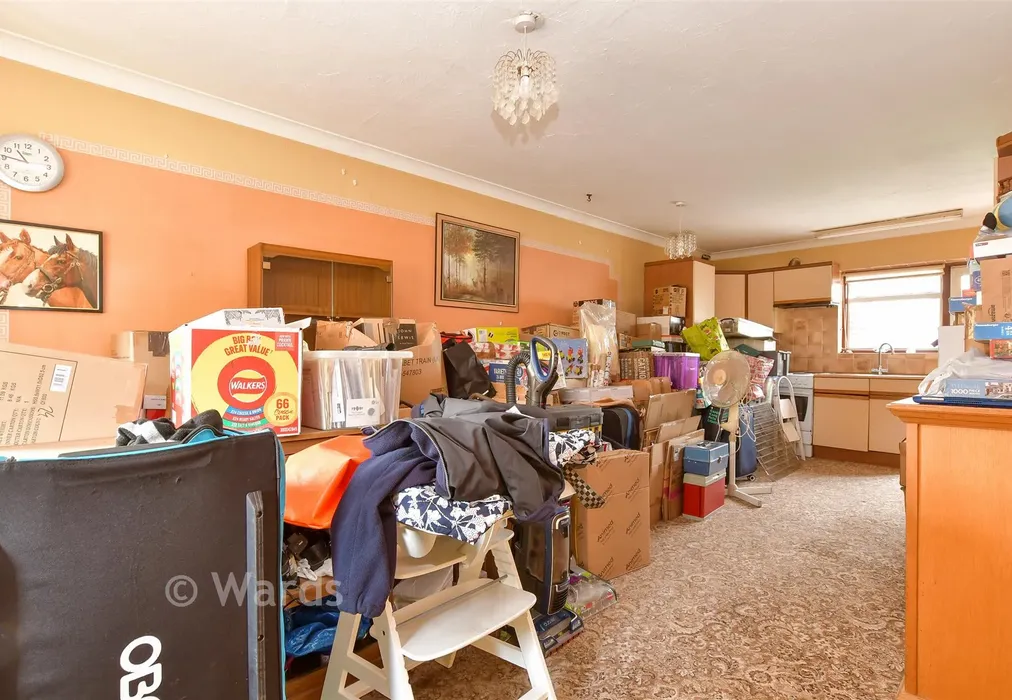 Studio Room - Faygate Crescent, Bexleyheath, Kent - Wards of Kent