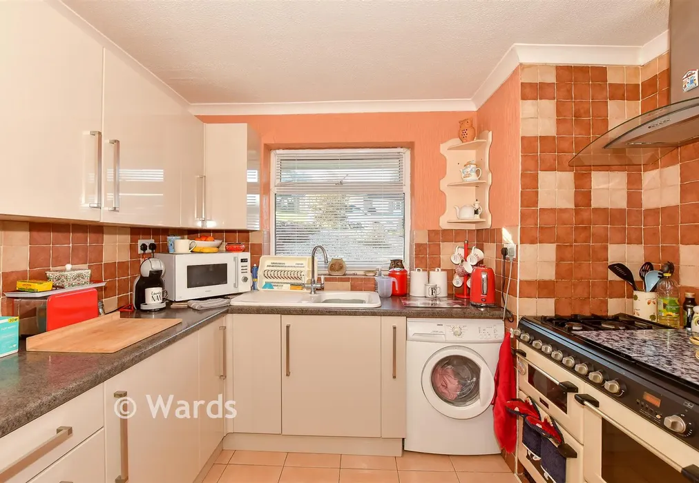 Kitchen - Westdean Close, Dover, Kent - Wards of Kent