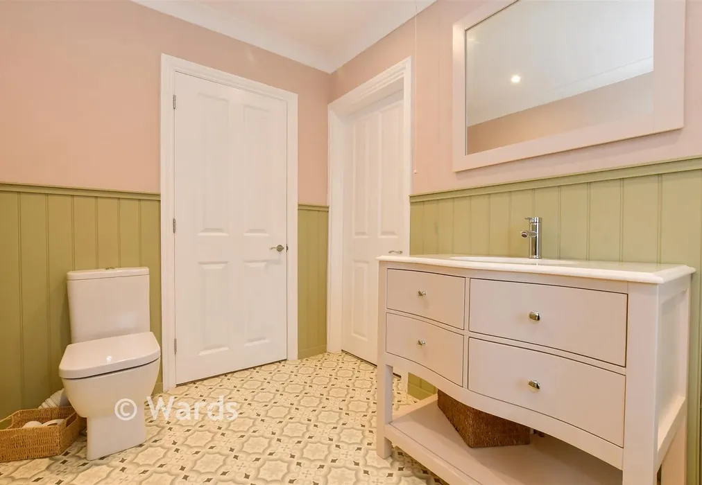 Jack And Jill Bathroom - St. Patrick's Road, Deal, Kent - Wards of Kent