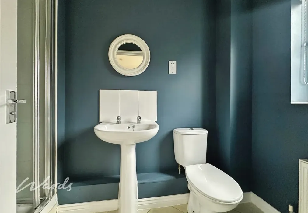 En Suite - Hawley Drive Leybourne ME19 - Wards of Kent