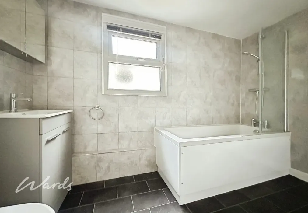 Bathroom - Perryfield Street Maidstone ME14 - Wards of Kent