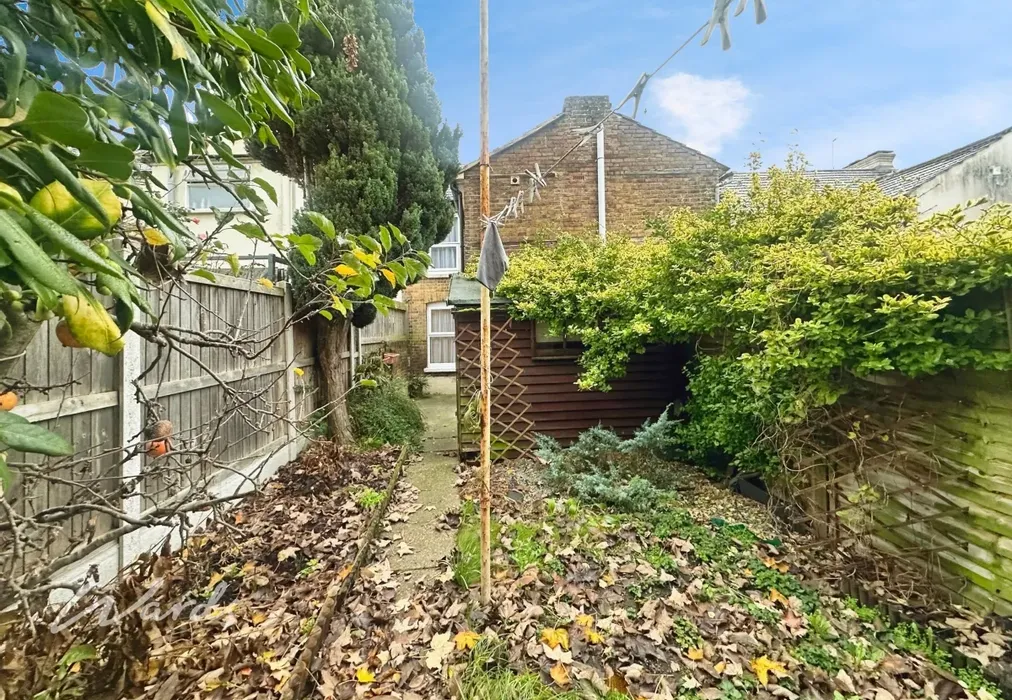 Garden - Perryfield Street Maidstone ME14 - Wards of Kent