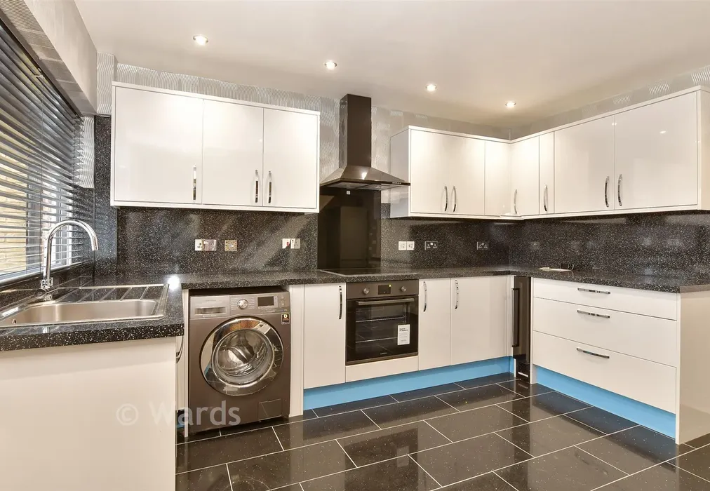 Kitchen - Chelmsford Road, Strood, Rochester, Kent - Wards of Kent