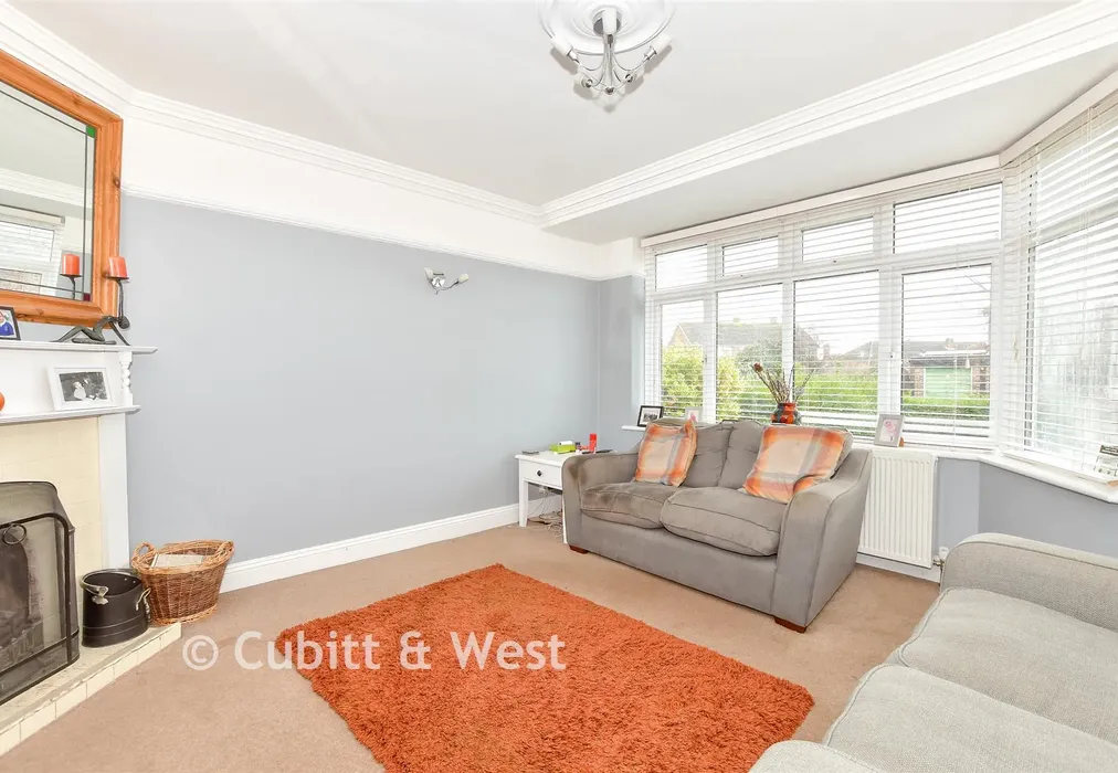 Lounge - Henry Avenue, Rustington, West Sussex - Wards of Kent