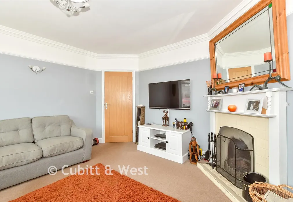 Lounge - Henry Avenue, Rustington, West Sussex - Wards of Kent