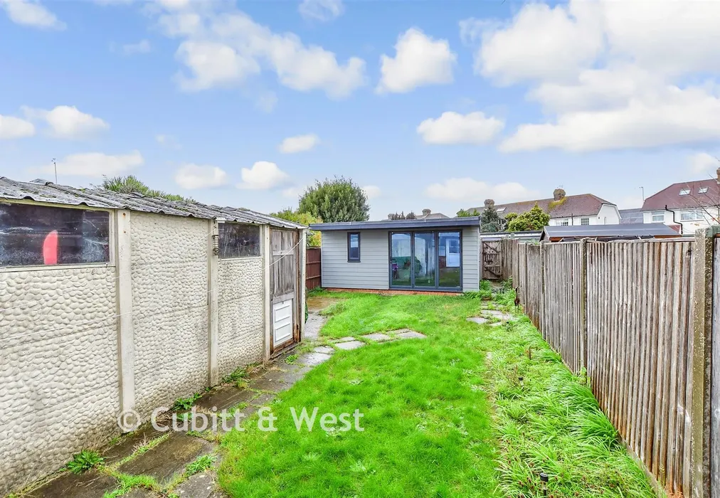 Rear Garden - Henry Avenue, Rustington, West Sussex - Wards of Kent