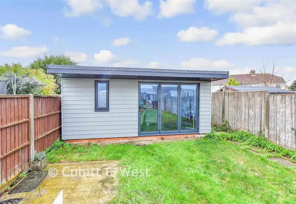 Rear Garden - Henry Avenue, Rustington, West Sussex - Wards of Kent