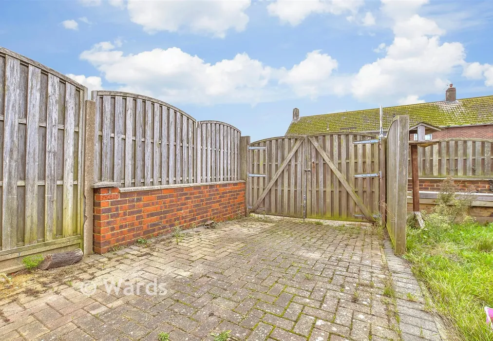 Driveway/Parking - Brooks Way, Lydd, Romney Marsh, Kent - Wards of Kent