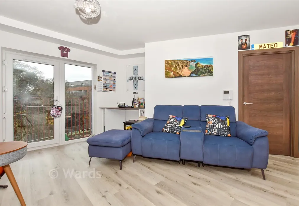 Lounge/Diner - Maidstone, Mill Wood, Kent - Wards of Kent