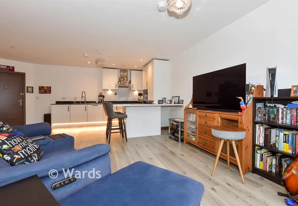 Lounge/Diner - Maidstone, Mill Wood, Kent - Wards of Kent