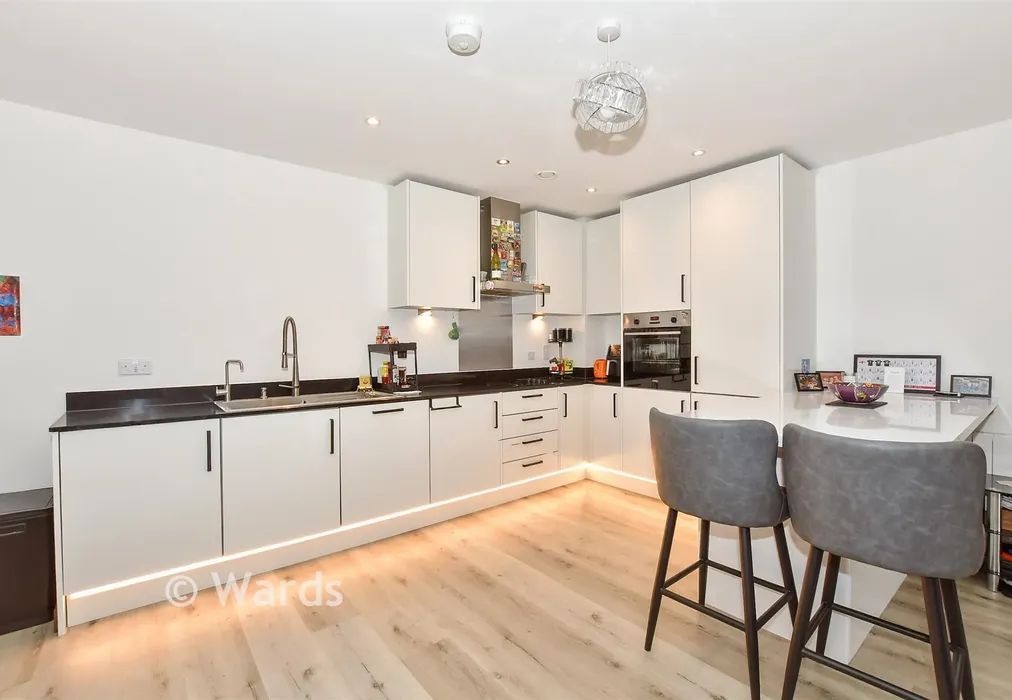Kitchen - Maidstone, Mill Wood, Kent - Wards of Kent