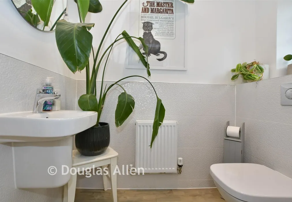Cloakroom - Archer Close, Coopersale, Essex - Wards of Kent