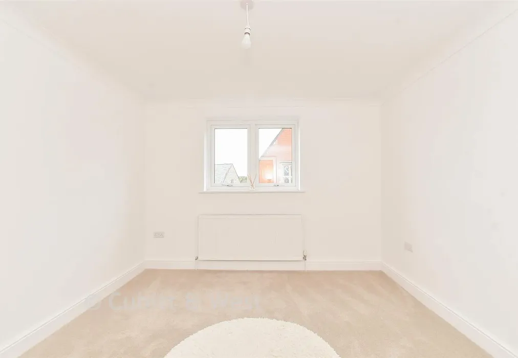Bedroom 1 - London Road, Arundel, West Sussex - Wards of Kent