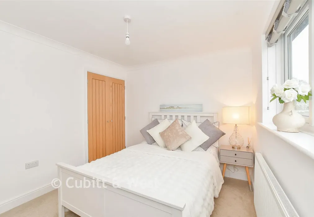 Bedroom 2 - London Road, Arundel, West Sussex - Wards of Kent