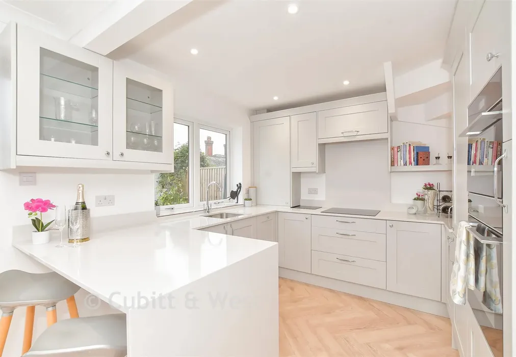 Kitchen/ Dining Area - London Road, Arundel, West Sussex - Wards of Kent