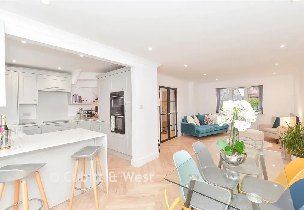 Kitchen/ Dining Area - London Road, Arundel, West Sussex - Wards of Kent