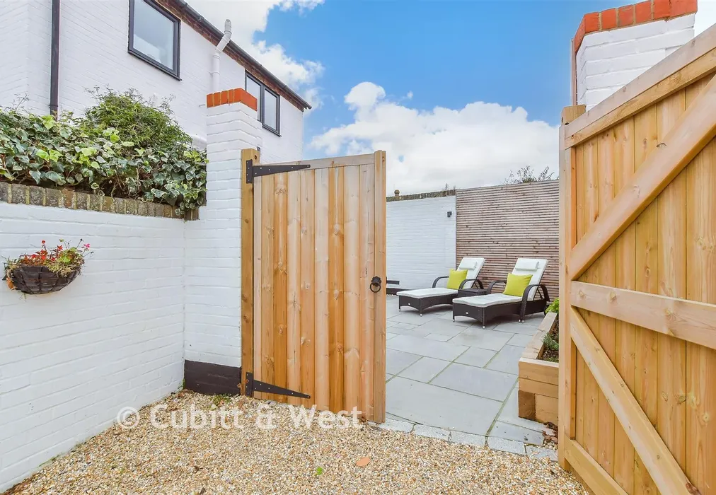 External Feature - London Road, Arundel, West Sussex - Wards of Kent
