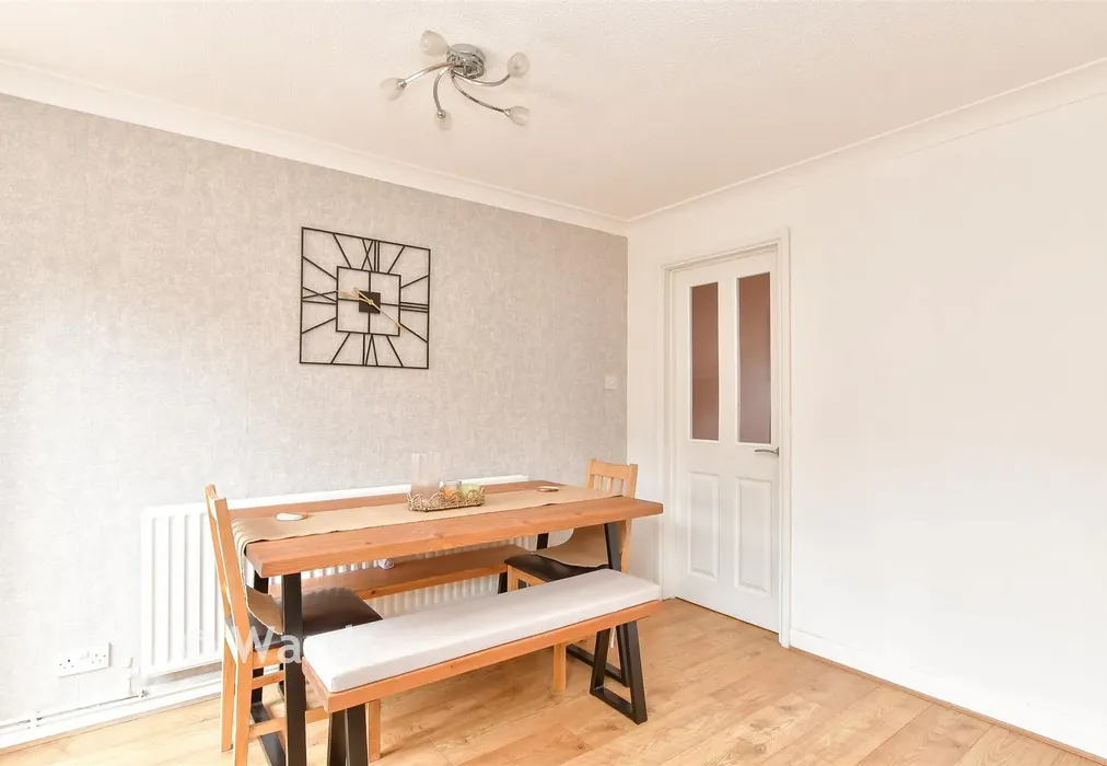 Kitchen - Bronington Close, Walderslade, Chatham, Kent - Wards of Kent