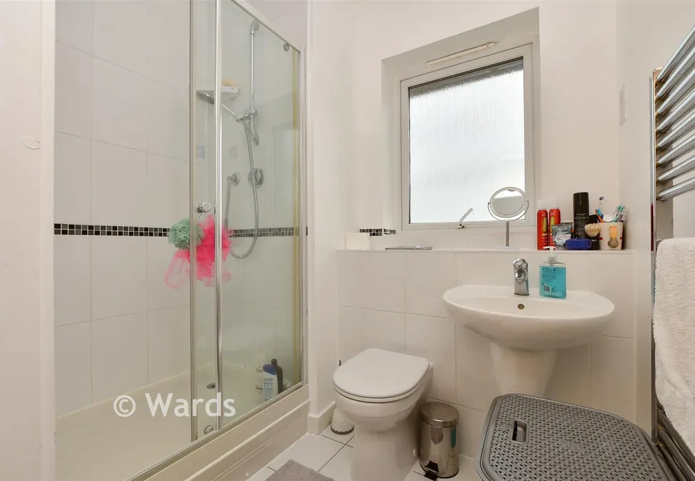 En-Suite - Manston Road, Ramsgate, Kent - Wards of Kent