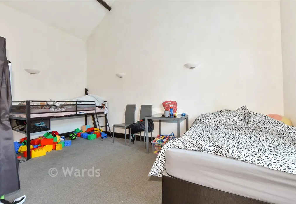 Bedroom - Stable Court, Dover, Kent - Wards of Kent