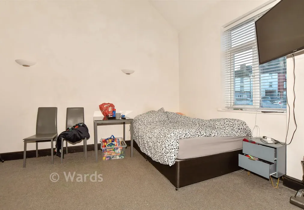 Bedroom - Stable Court, Dover, Kent - Wards of Kent