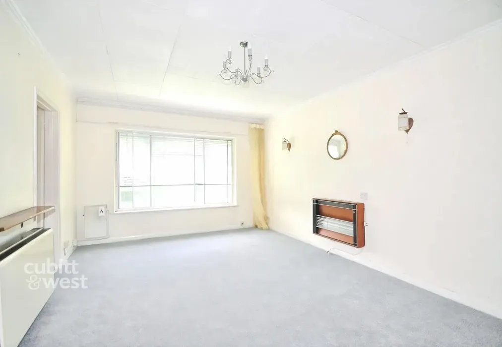 Living Room - Chestnut Road, Horley, RH6 - Wards of Kent