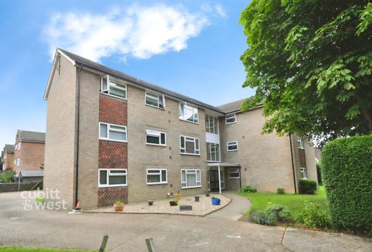 Chestnut Road, Horley, RH6 - Wards of Kent