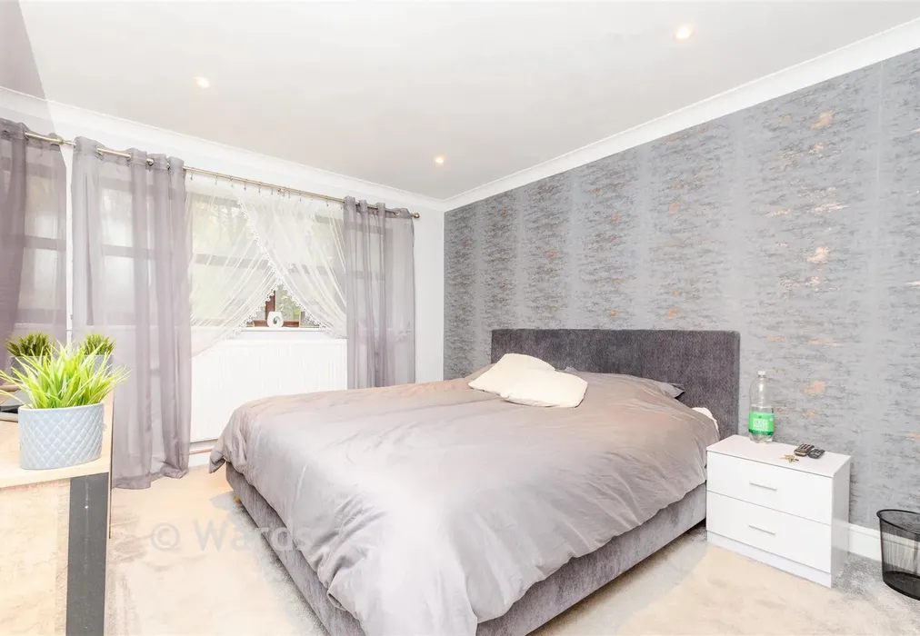 Bedroom 1 - Sandstone Rise, Walderslade, Chatham, Kent - Wards of Kent