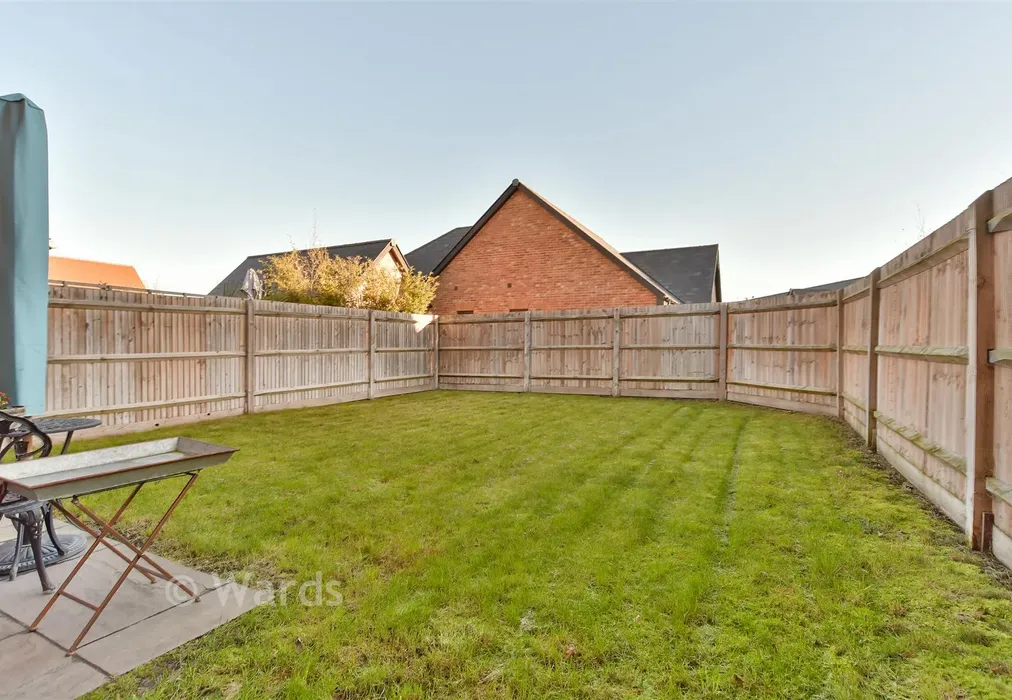 Rear Garden - Round Top Close, Cliffe Woods, Rochester, Kent - Wards of Kent