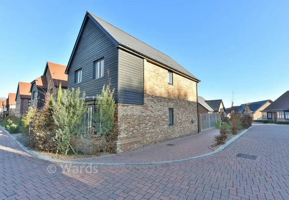 Side Elevation - Round Top Close, Cliffe Woods, Rochester, Kent - Wards of Kent