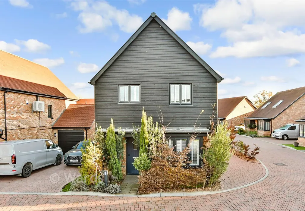 External (Web) - Round Top Close, Cliffe Woods, Rochester, Kent - Wards of Kent