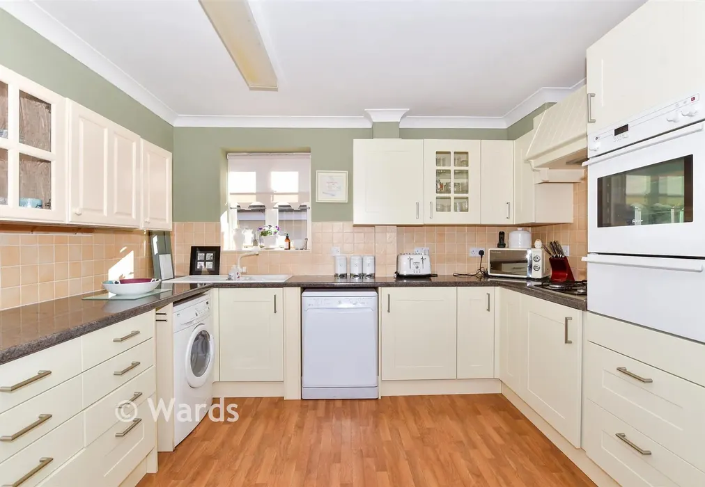 Kitchen - Old Ashford Road, Lenham, Maidstone, Kent - Wards of Kent