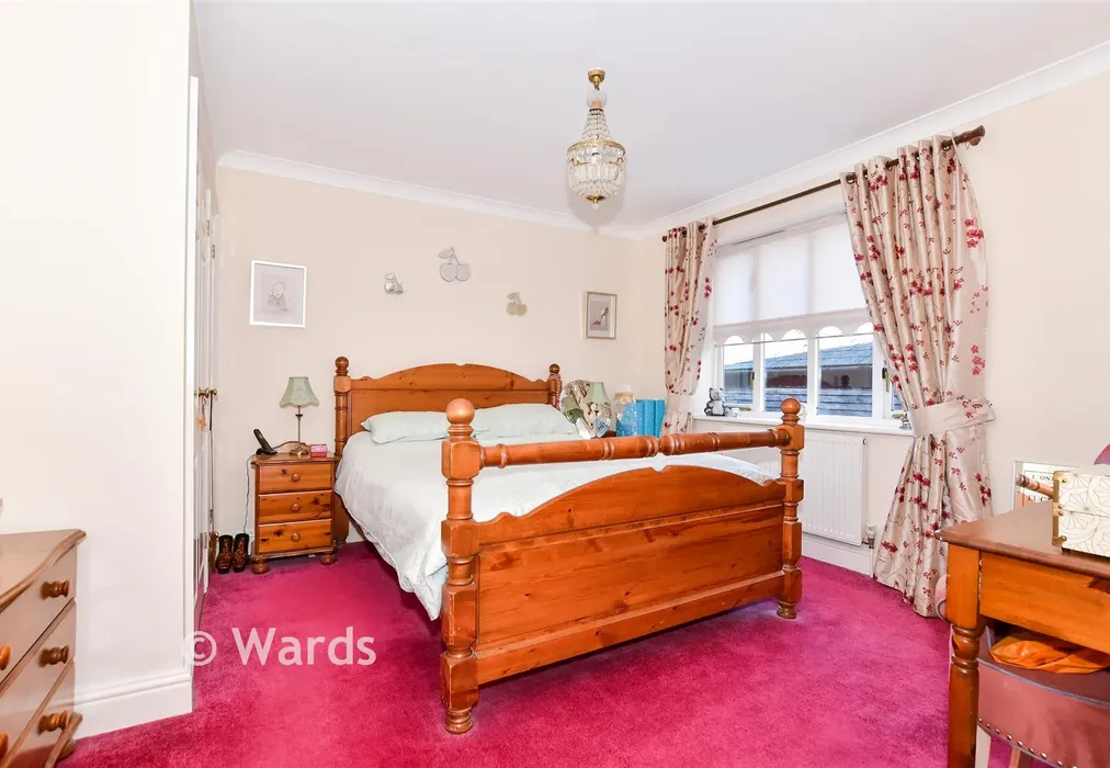 Bedroom 1 - Old Ashford Road, Lenham, Maidstone, Kent - Wards of Kent